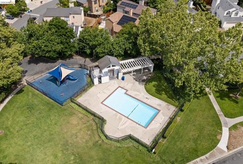 Photo of 640 Mockingbird Ln, Oakley, CA 94561 (MLS # 41130944)