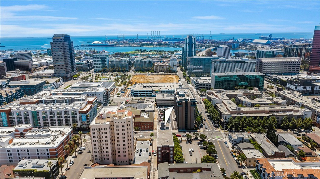 325 w 3rd street 201