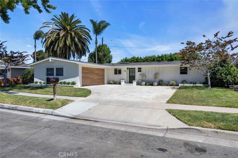 Photo of 268 E Bay Street, Costa Mesa, CA 92627 (MLS # OC26181108)