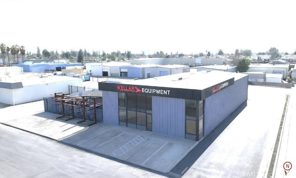 1135 W Columbus St, Bakersfield, CA 93301