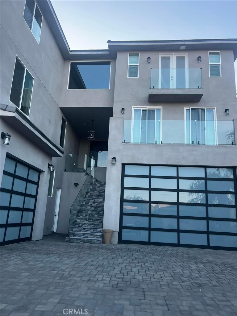 Welcome to Canyon Lake!
Built in 2022, this gorgeous, clean, 4 bedroom, 4 bath, 3,800 sqft home is available for rent starting October 1st, 2025.
Large loft and theater/game room, walk in pantry, large primary suite with 2 separate closets, upstairs laundry room and a 2 car garage.
Unfinished fenced backyard.
1 year lease required.
Water and Solar included. Any overages in electricity will be paid by the renter.
Liability insurance must be purchased by renter.
No parking in the driveway.
Washer/Dryer, and fridge included
$50 application fee per adult in home