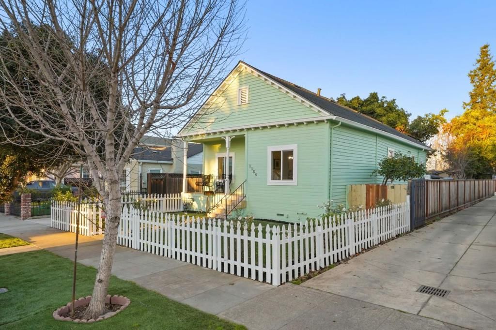 Photo of 1154 S 8th Street, San Jose, CA 95112 (MLS # ML82031414)