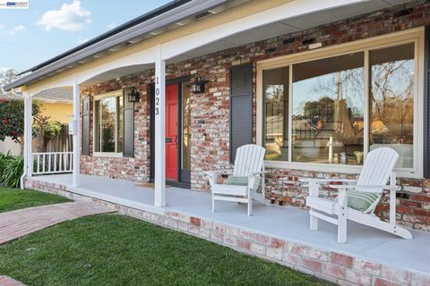 Photo of 1023 1023 Bermuda Drive Dr, Concord, CA 94518 (MLS # 41123204)