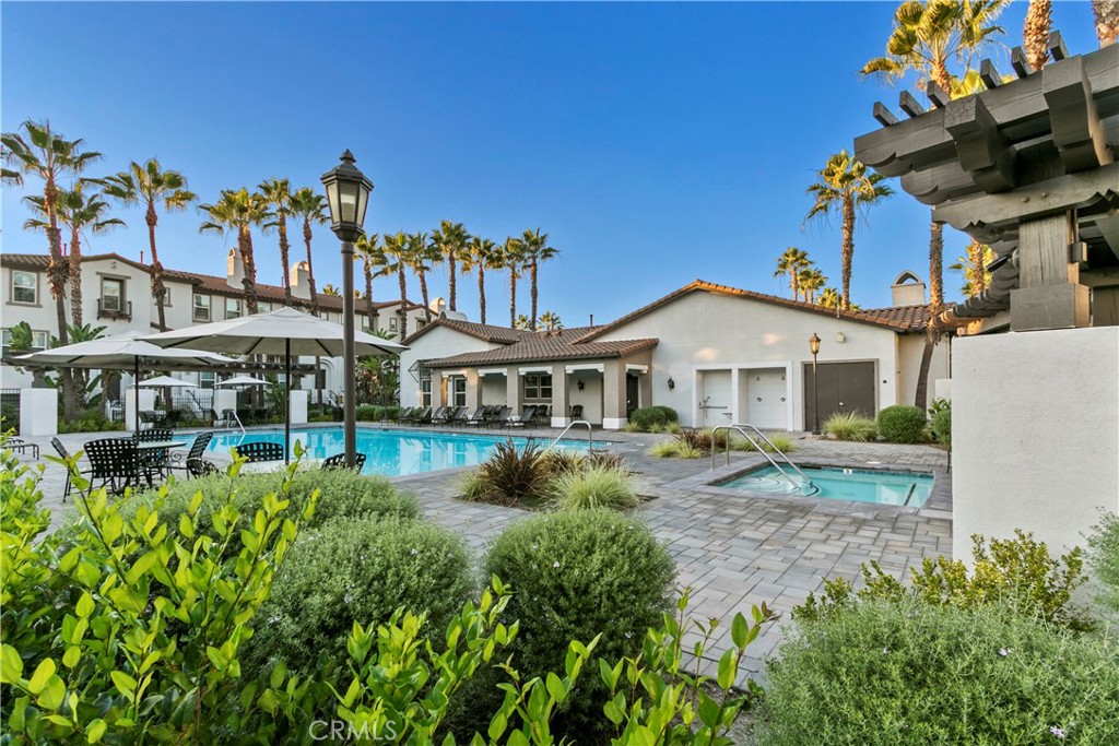 Founder's Walk - Residential