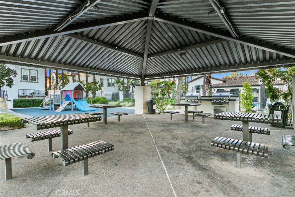 Founder's Walk - Residential