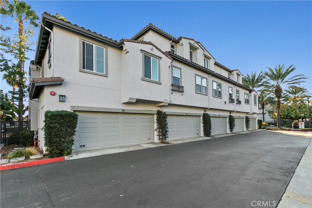 Founder's Walk - Residential