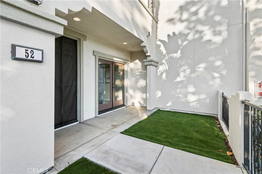 Founder's Walk - Residential