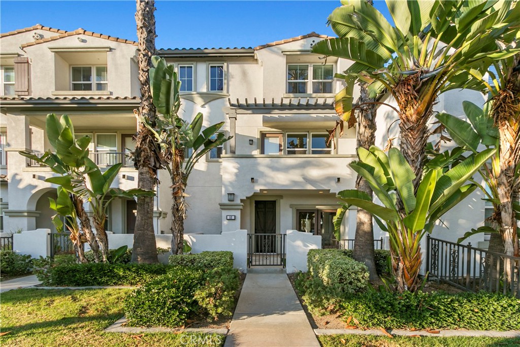 Founder's Walk - Residential