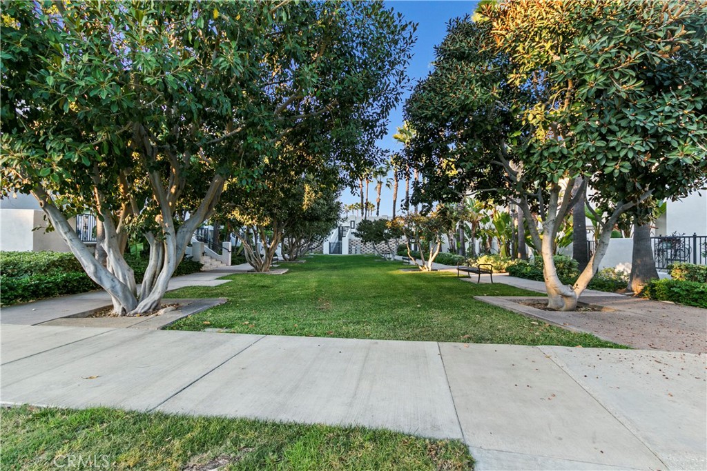 Founder's Walk - Residential