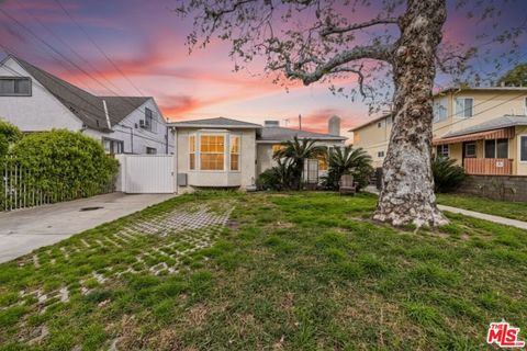 Photo of 11245 Huston Street, North Hollywood, CA 91601 (MLS # 26656125)