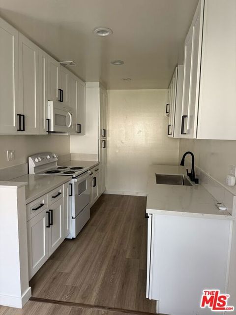 Photo of 5400 Newcastle Avenue #68, Encino, CA 91316 (MLS # 25619659)