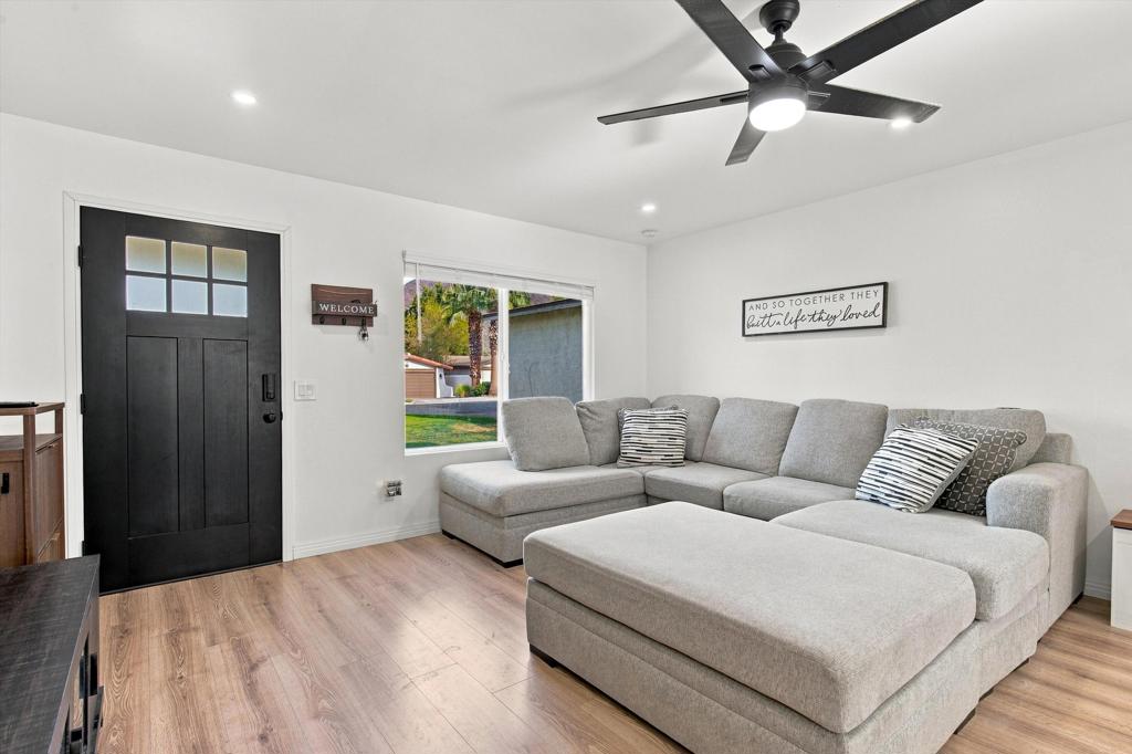 52591 Avenida Martinez