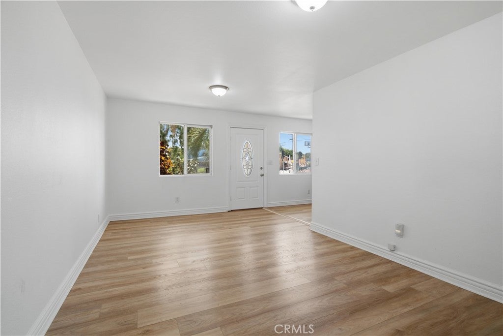 1353 W 60th