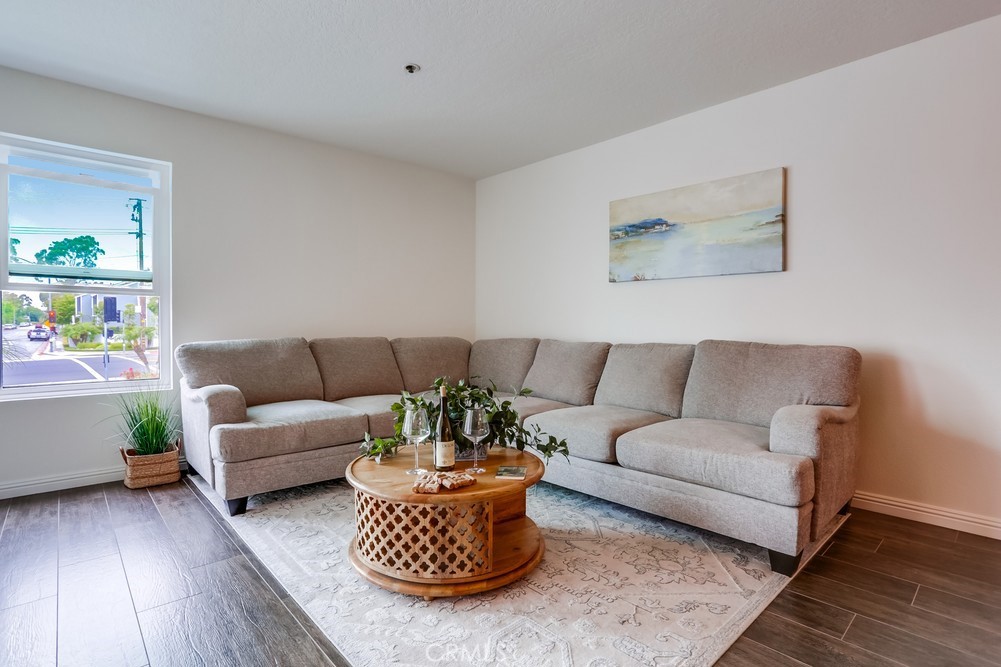 240 Nice Lane 114
