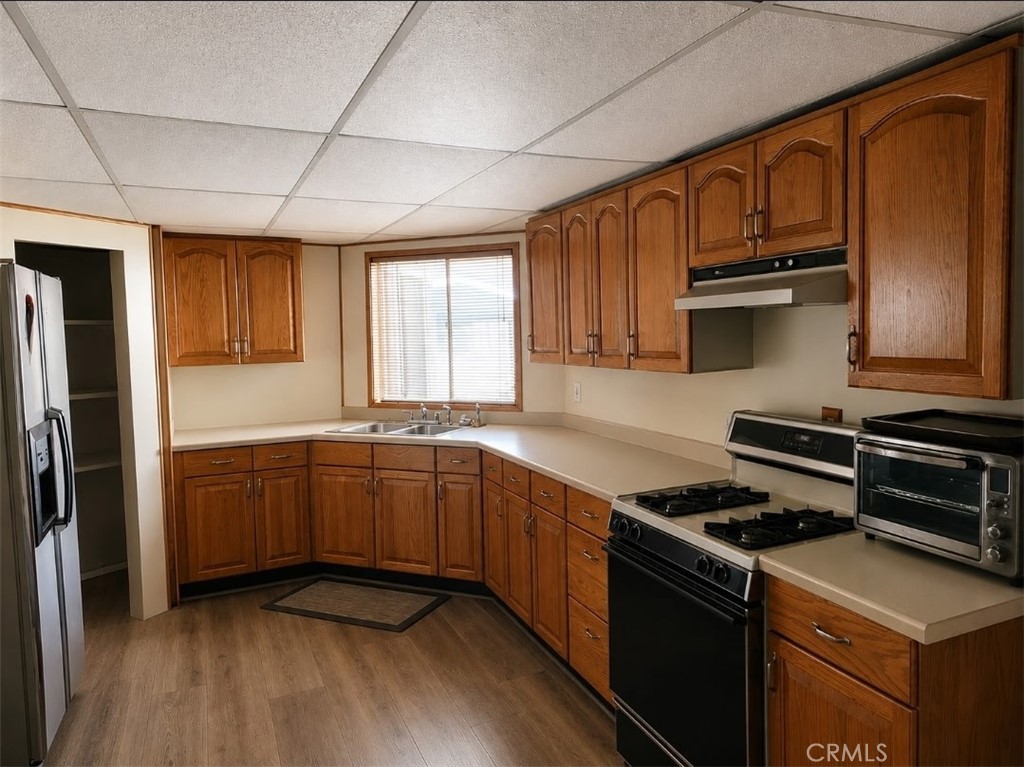 24922 Muirlands 68