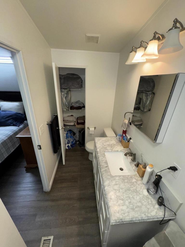 51555 Monroe Street 77