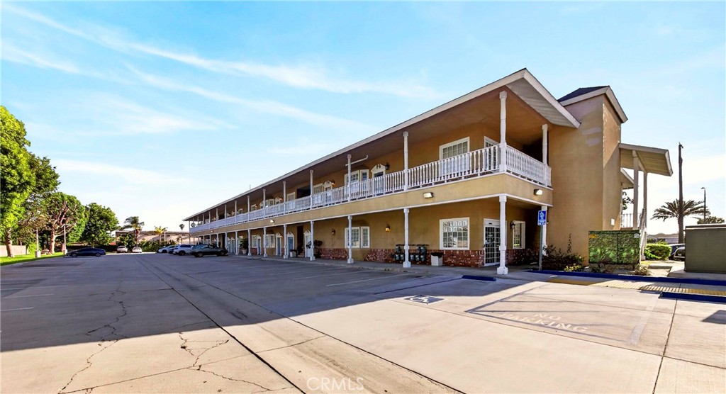 408 S Beach 208