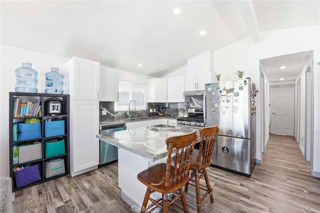 327 W Wilson 107