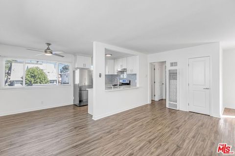 Photo of 1323 11th Street #10, Santa Monica, CA 90401 (MLS # 26641195)