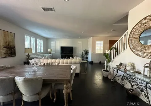 MLS: TR26056084