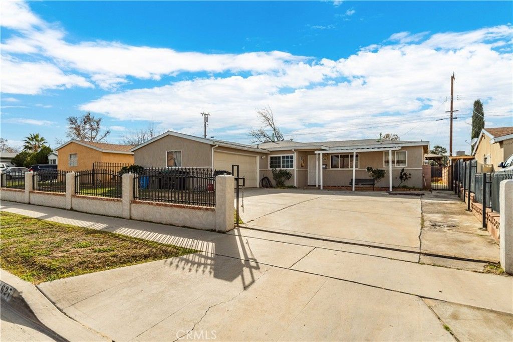 Photo of 44627 Rodin Ave, Lancaster, CA 93535 (MLS # SR26039281)