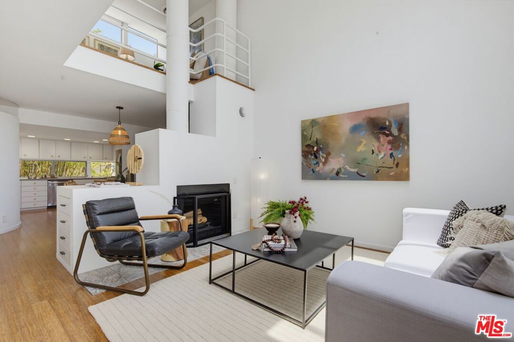 821 Bay Street C6