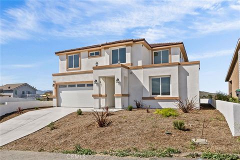 16765 La Bella Villa Riverside CA 92503