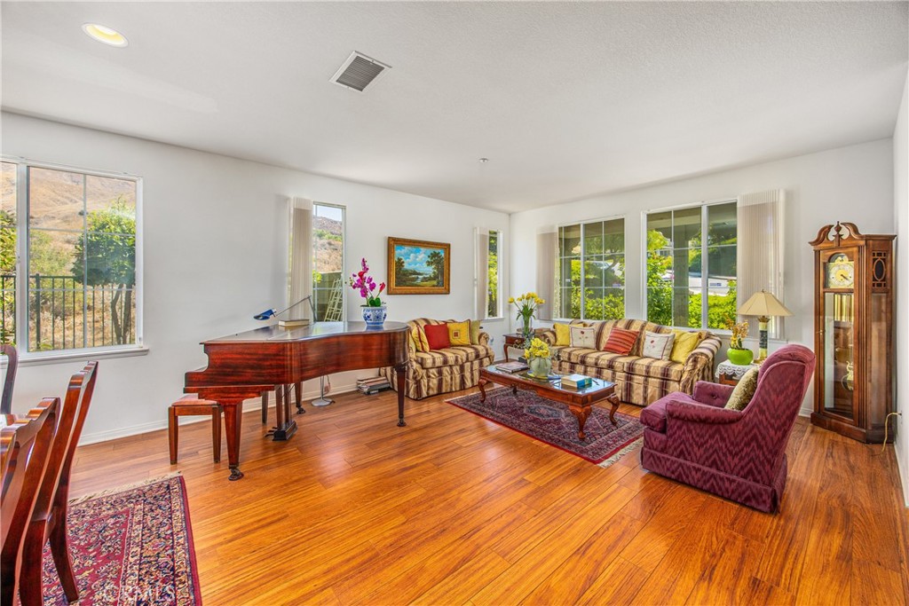 6858 Bacon Lane