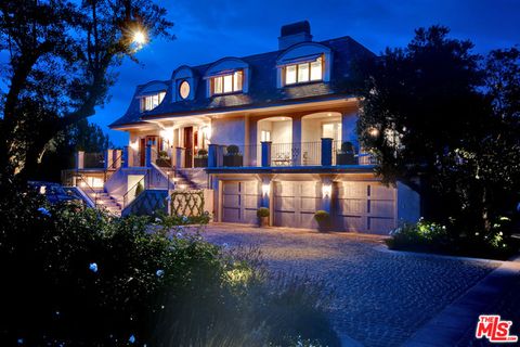 Photo of 980 STRADELLA Road, Los Angeles, CA 90077 (MLS # 25602667)