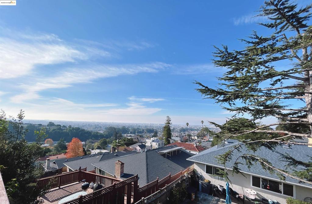 OAKLAND ZOO - Residential