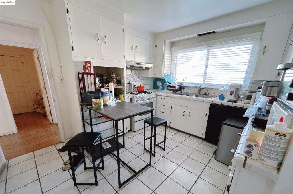 OAKLAND ZOO - Residential