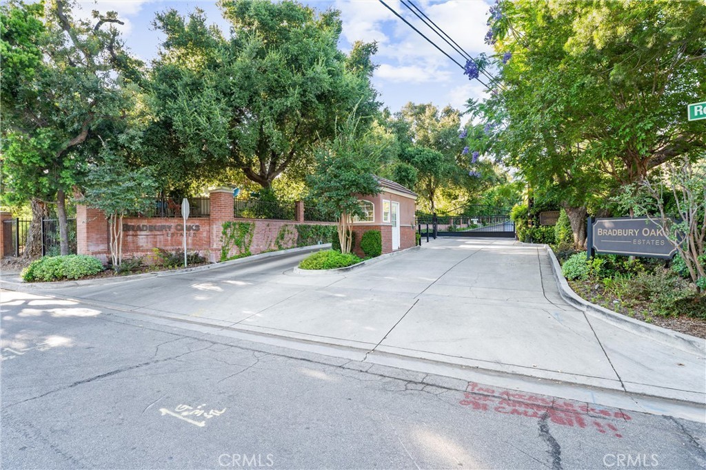 25 Woodlyn Lane