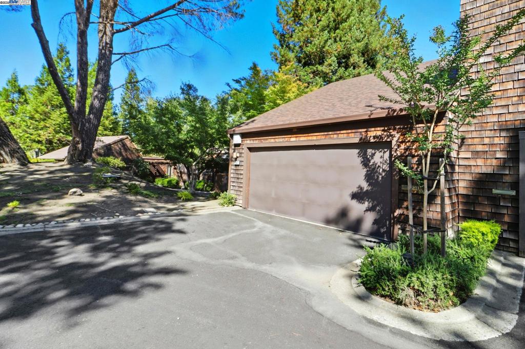 407 Wovenwood