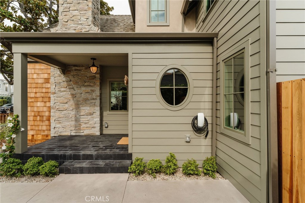 4246 Farmdale Avenue