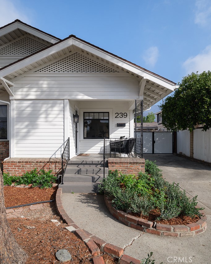 239 W Palm