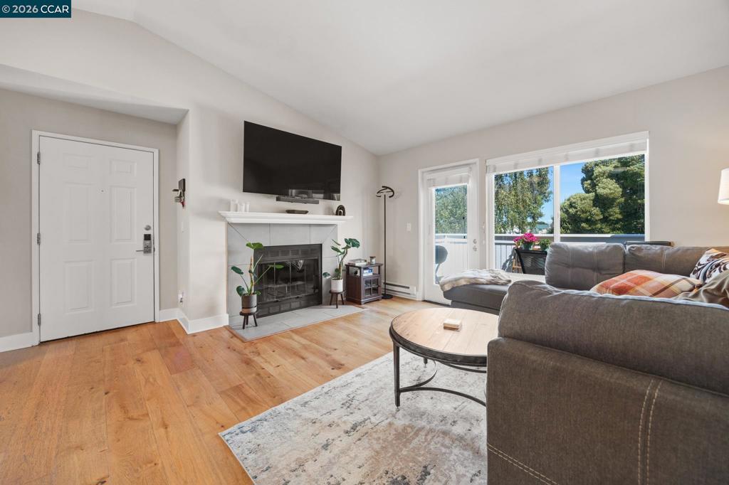 158 Bayside Court