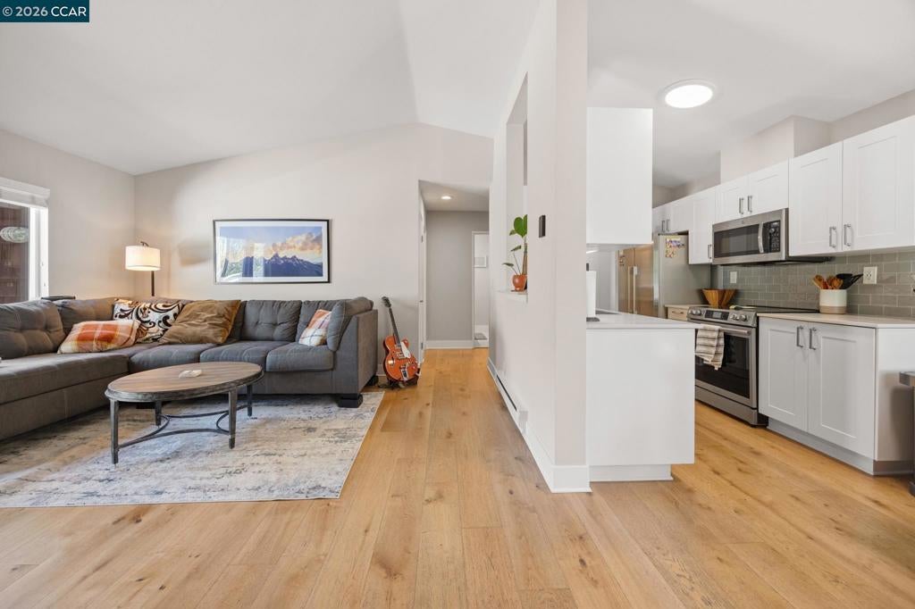 158 Bayside Court CT