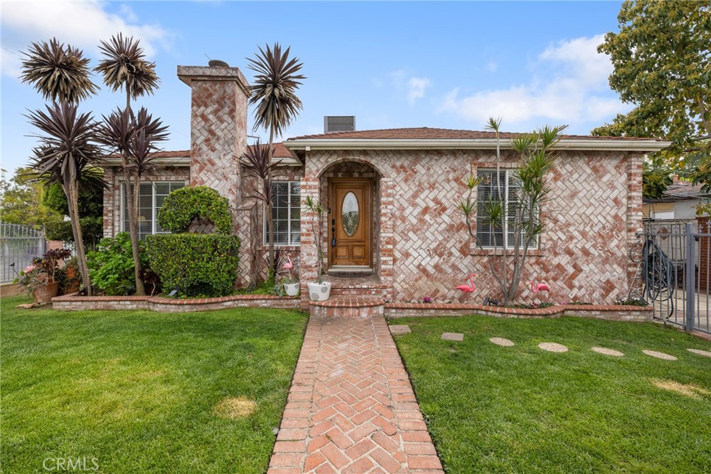 19500 Bassett Street