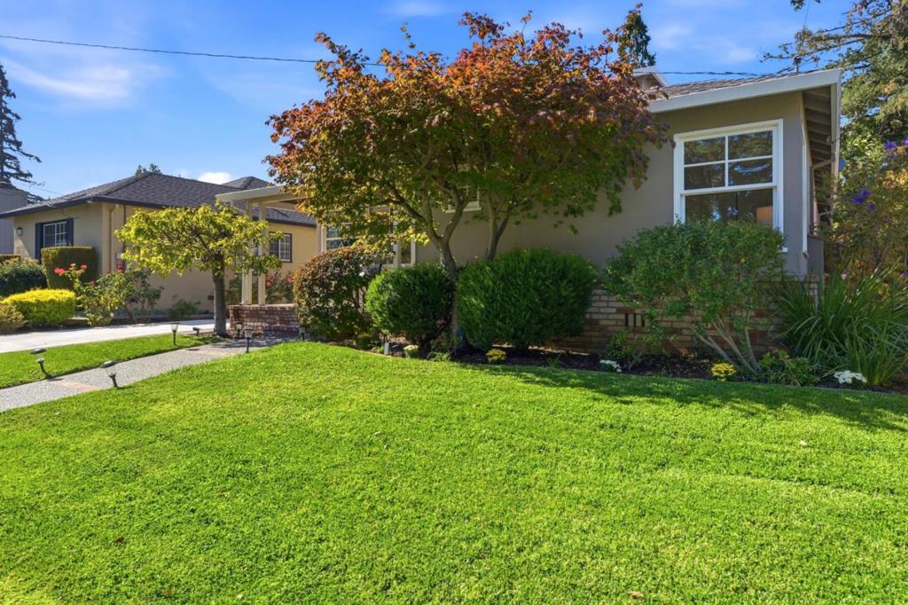 1604 White Oak Way
