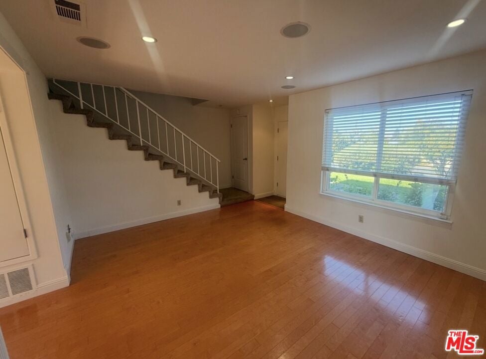 1391 Spring Valley