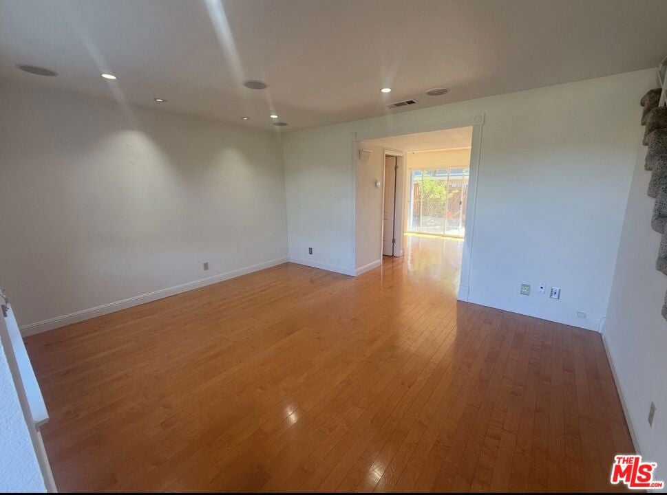 1391 Spring Valley