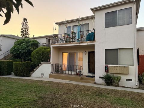 Photo of 1524 Stanford Street #E, Santa Monica, CA 90404 (MLS # SR25280038)