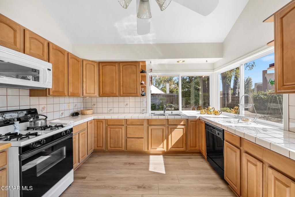 Photo of 758 Silver Cloud Street, Thousand Oaks, CA 91360 (MLS # 226001439)