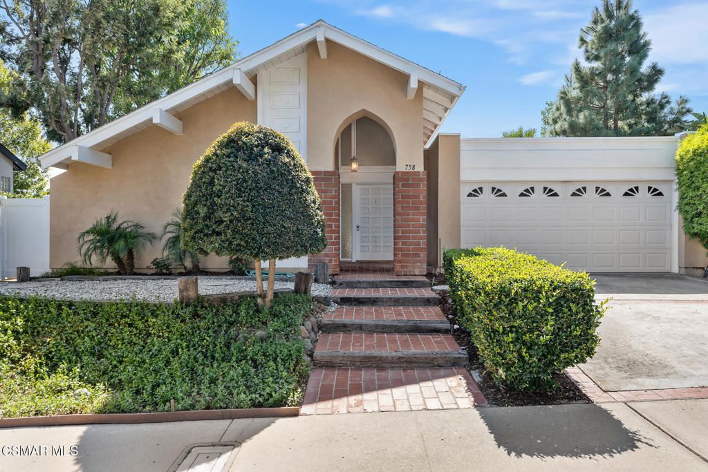 Photo of 758 Silver Cloud Street, Thousand Oaks, CA 91360 (MLS # 226001439)