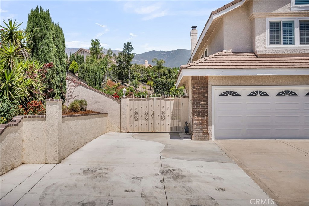 13982 Claremont Lane