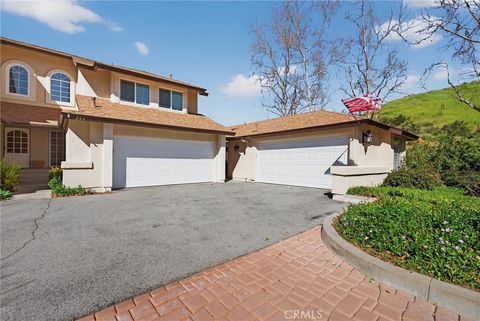 Photo of 22921 Banyan Pl #265, Saugus, CA 91390 (MLS # SR26048146)
