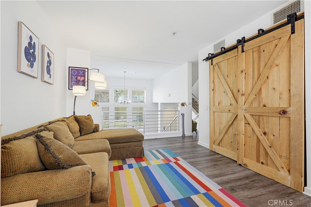 612 E Jeanette Lane