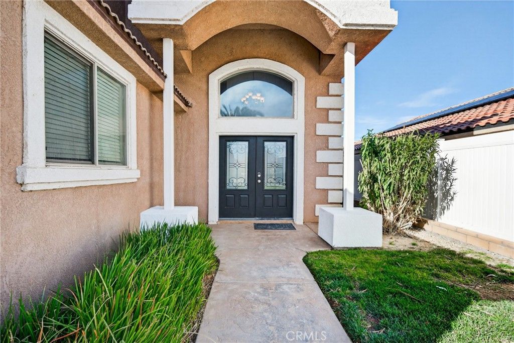 Photo of 14414 Ironsides Ln, Helendale, CA 92342 (MLS # OC25265927)