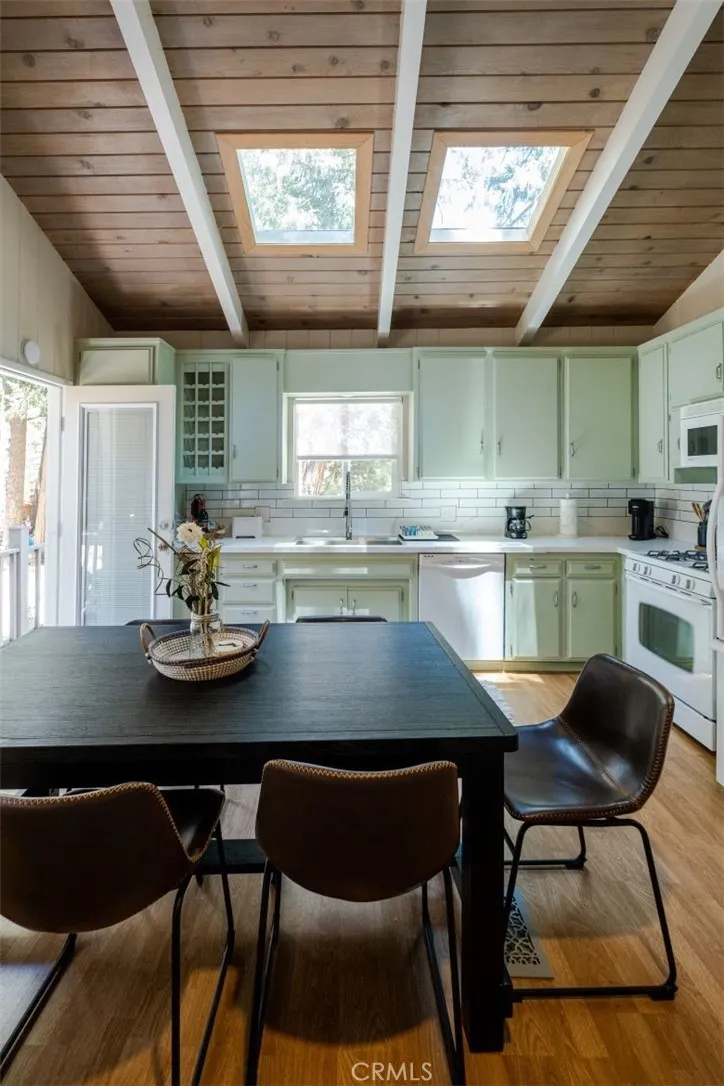 Cedar Glen, California 92321, United States, 3 Bedrooms Bedrooms, ,1 BathroomBathrooms,Residential,Active,187216