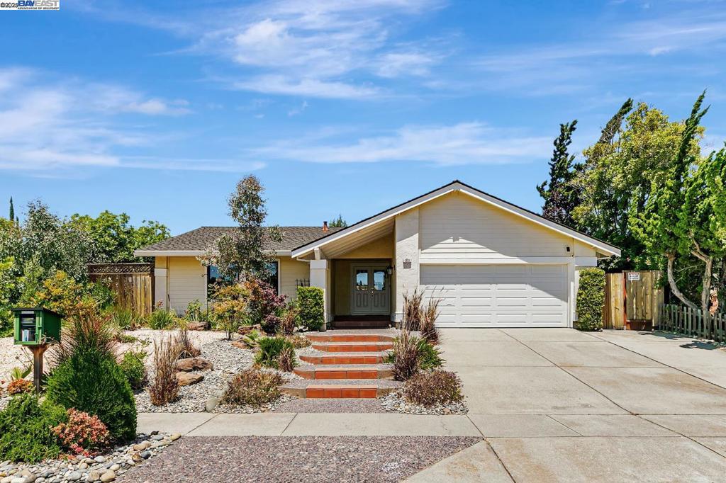 1301 Quema Dr